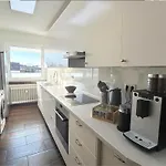 Ed-Grosse, Moderne Wohnung In Zentraler Lage, Mit Balkon, Lift Und Parkplatz