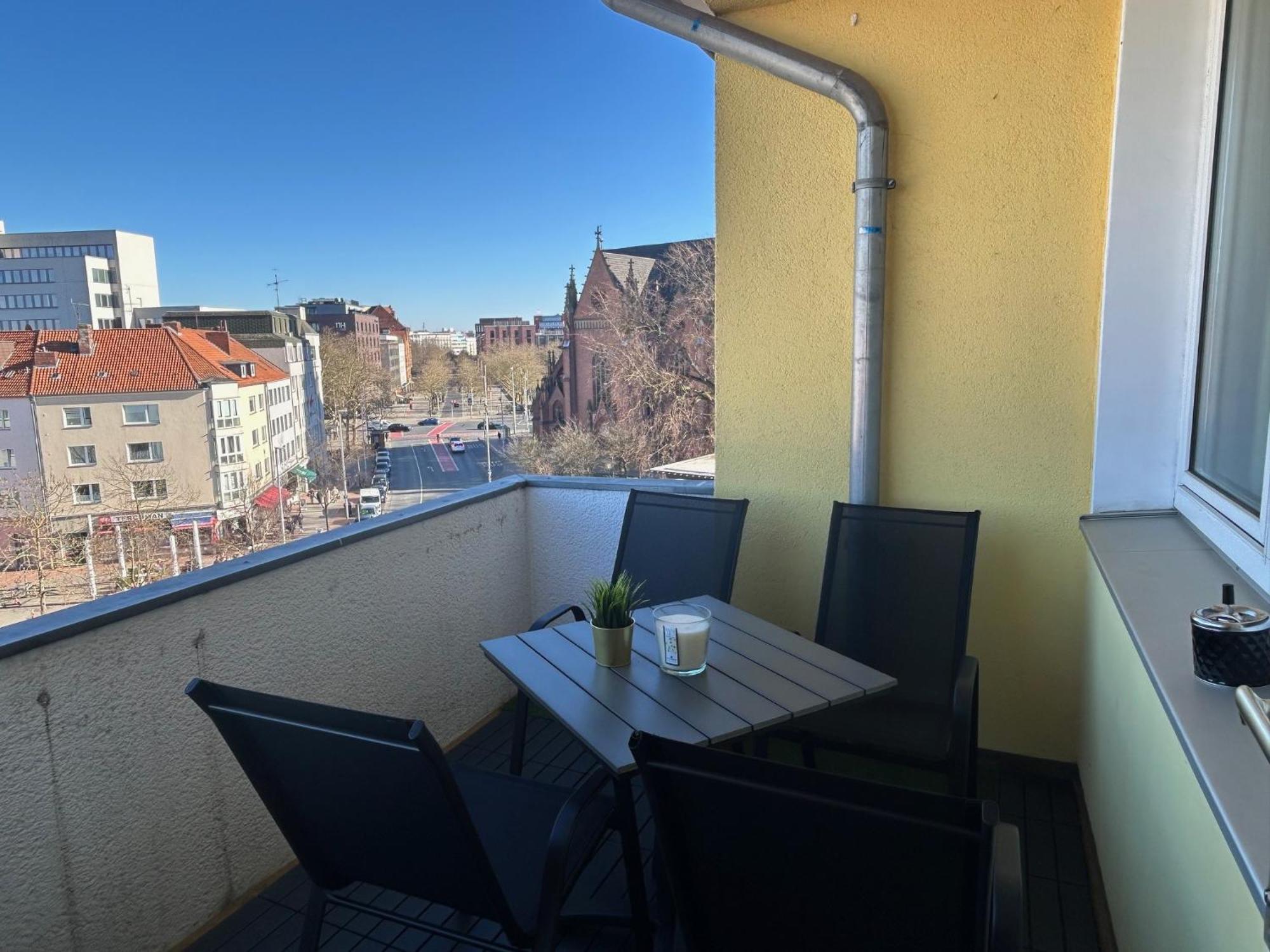 Ed-grosse, Moderne In Zentraler Lage, Mit Balkon, Lift Und Parkplatz Apartment